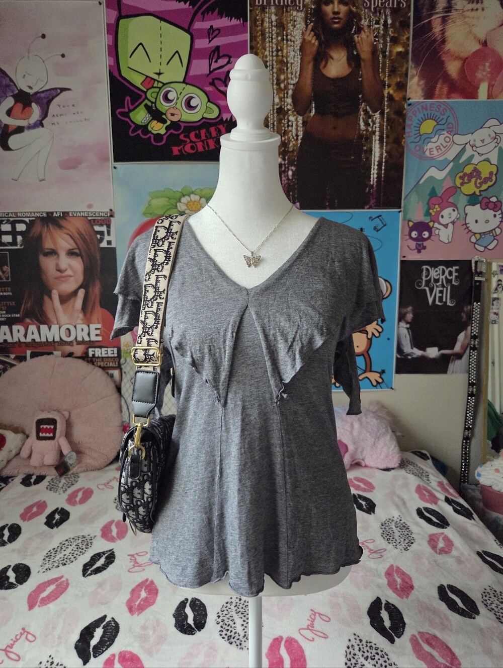 Y2k BCBGMaxAzria Gray V-Neck Short Sleeve Draped Top